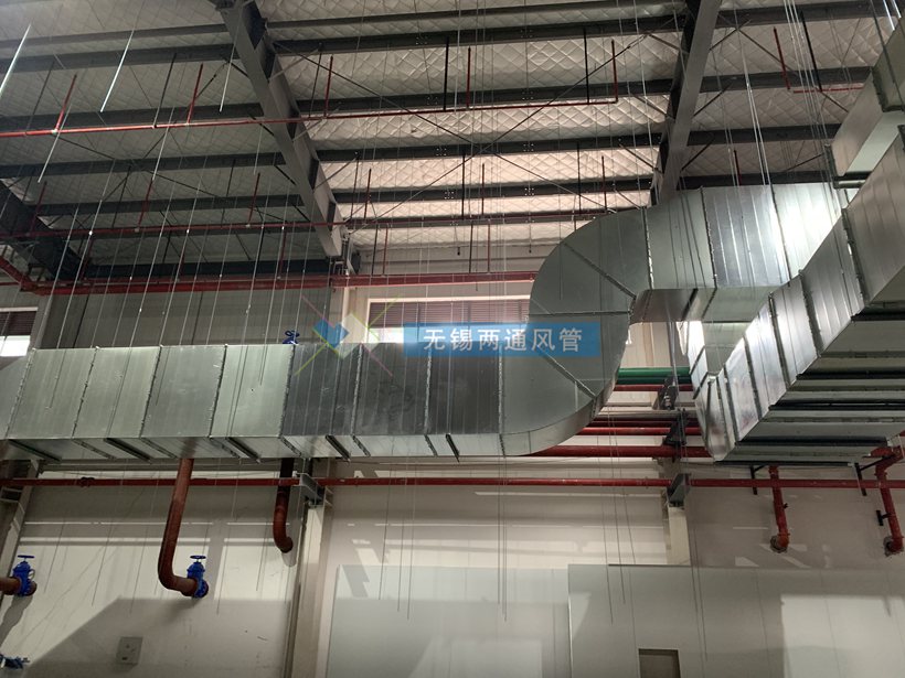 两通通风管道厂家：为无锡本地合作工厂安装排风系统（配图）