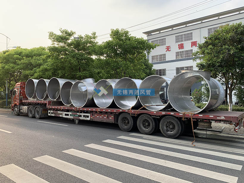 风管三通发货中，白天一车，晚上一车，五一劳动节快乐